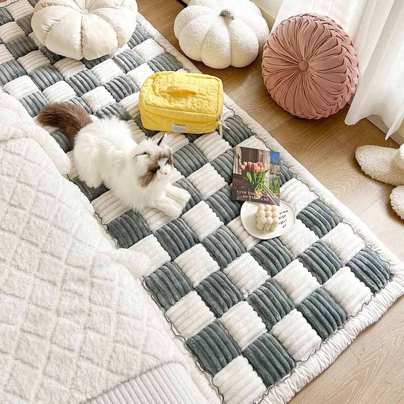 BowLift | Cozy Pet Blanket with Furniture Protection & Anti-Slip
