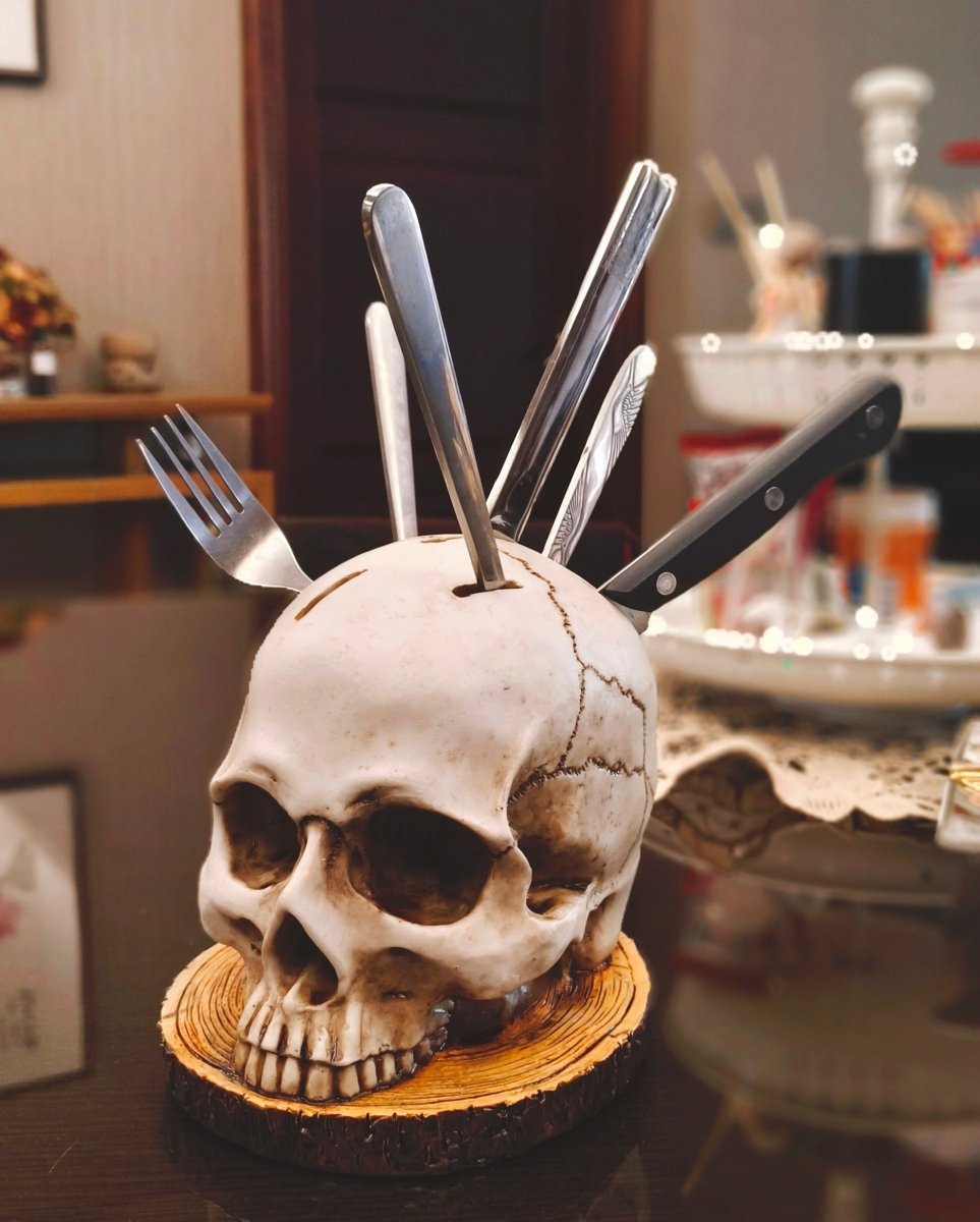 BowLift | Gothic Skull – Handmade Knife Holder for Dark Kitchen Aesthetics