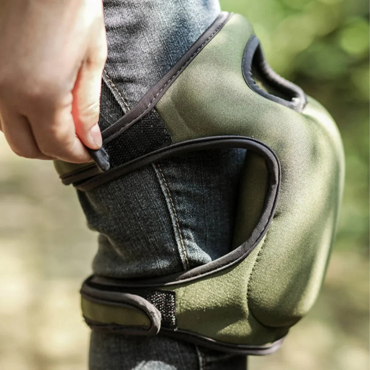 BowLift | Ergonomic knee pads for gardening with extra padding for maximum comfort