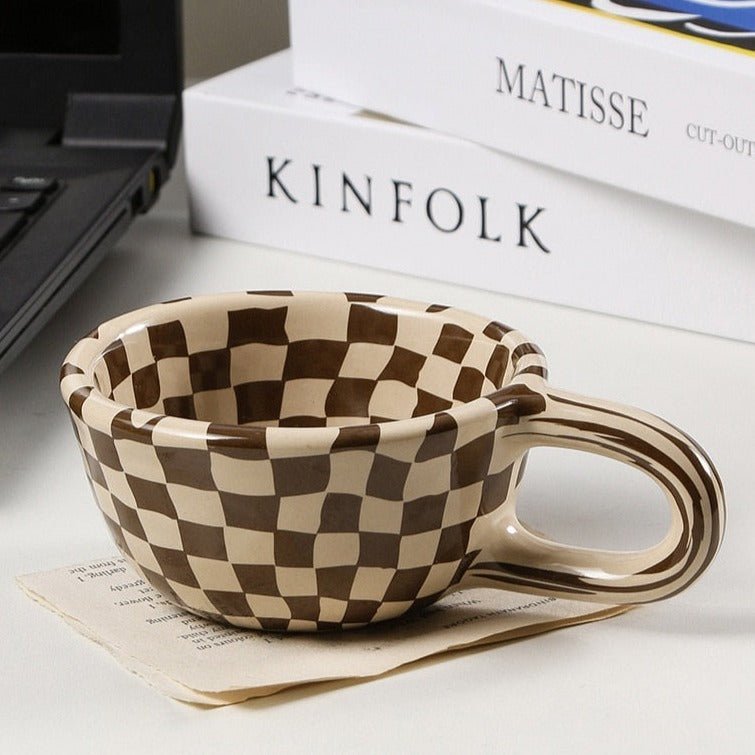 BowLift | Irregular checkered ceramic mug