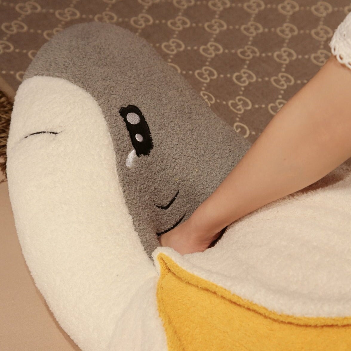 BowLift | Fluffy Shark Banana Plushie