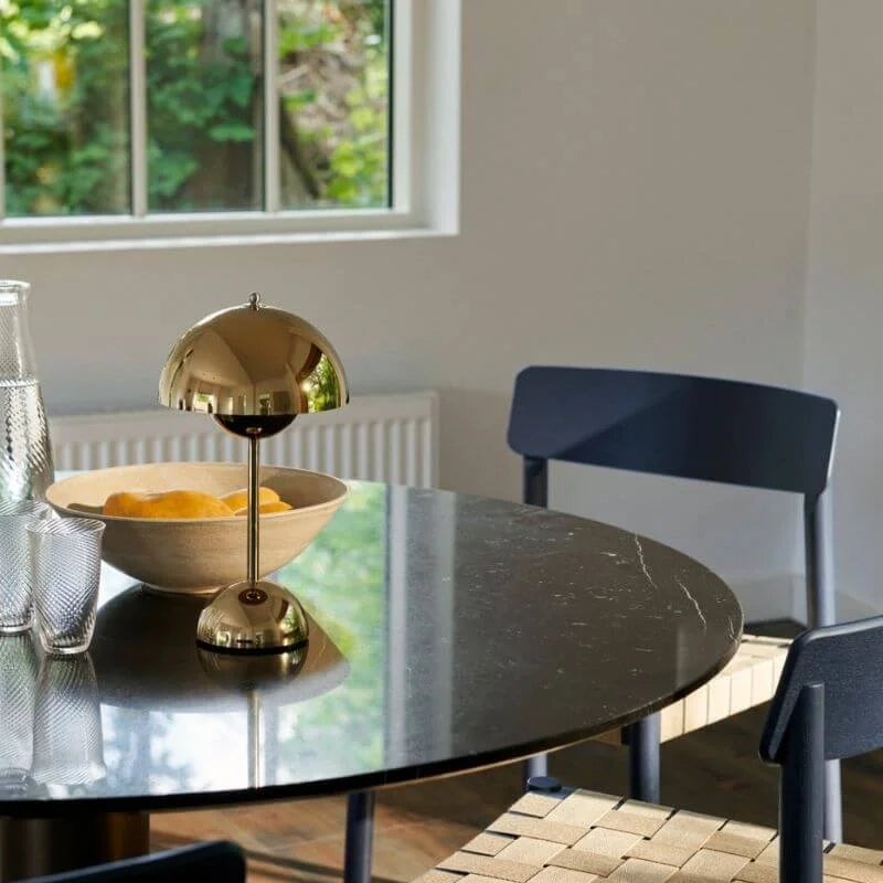 BowLift | Modern Table Lamp - this is USB WARNING