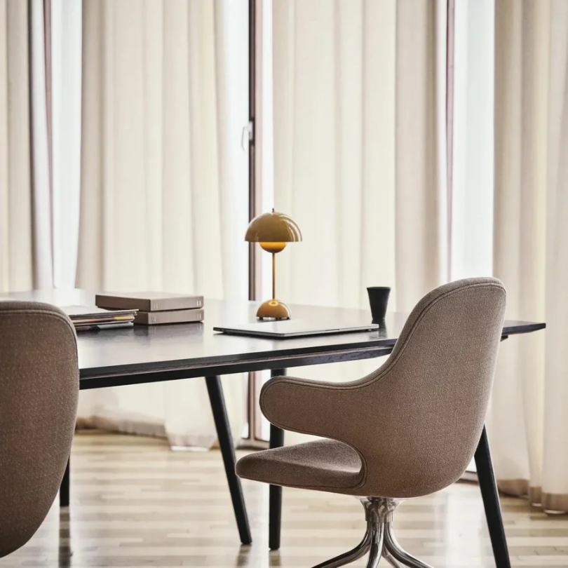 BowLift | Modern Touch Sensitive Table Lamp - LumiTouch