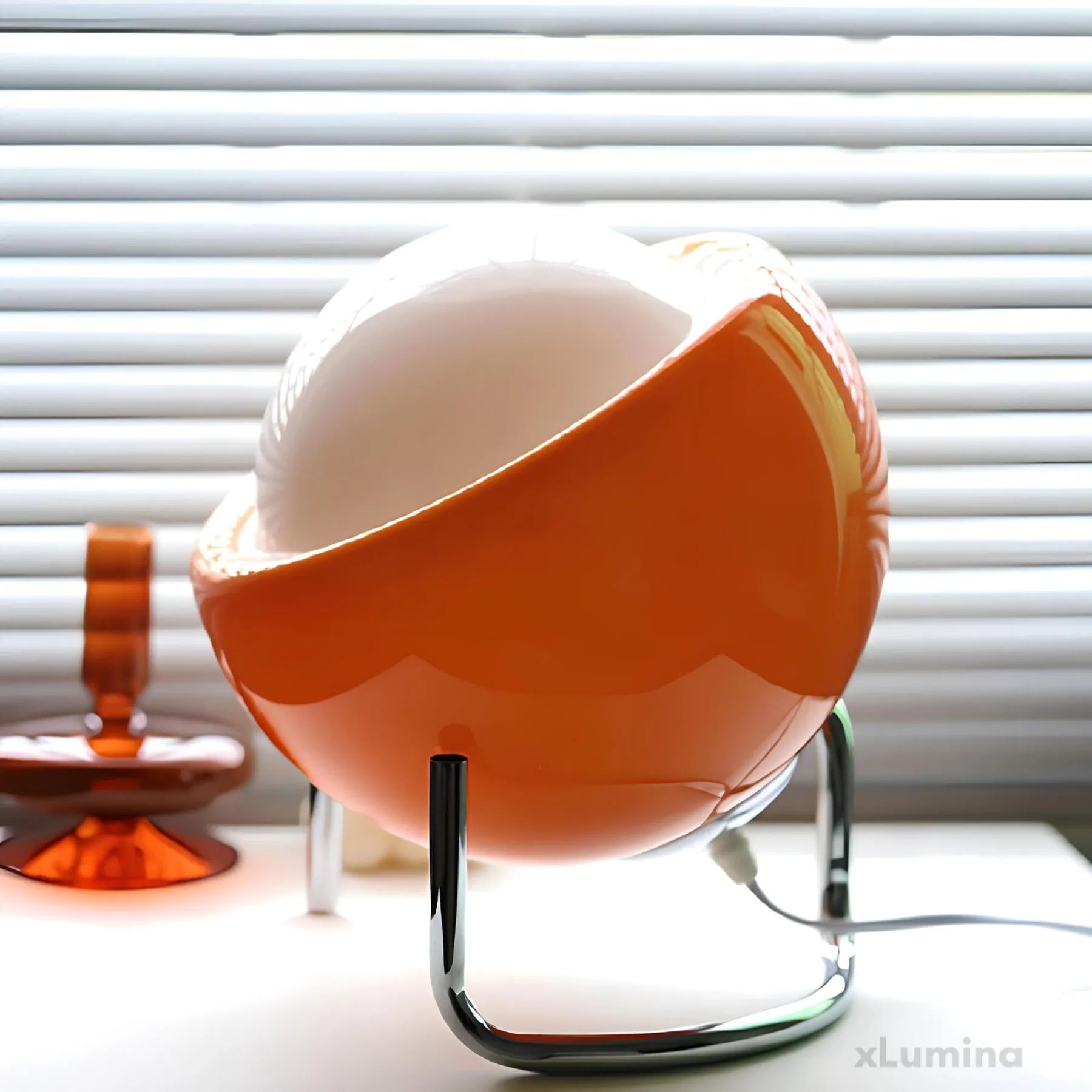 BowLift | Automatic table lamp with motion sensor