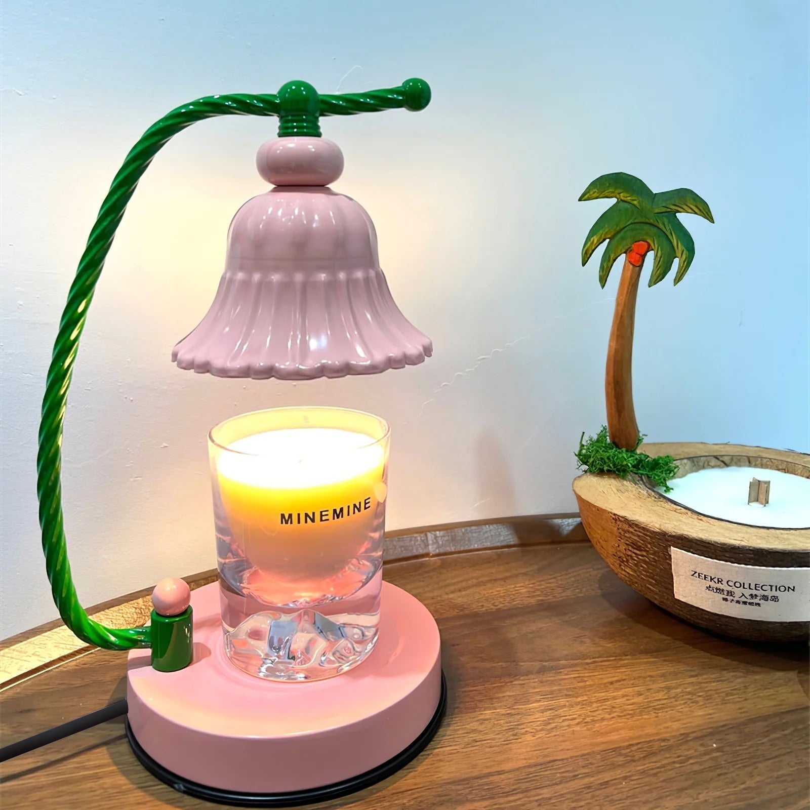 BowLift | BloomAura – Charming Pink Glass Table Lamp