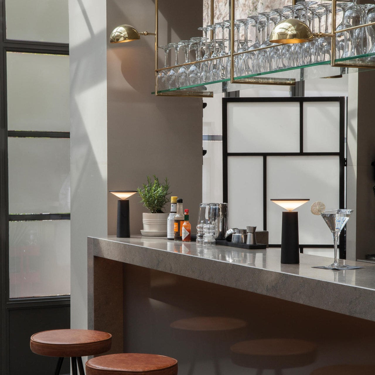 BowLift | Portable Dimmable Table Lamp - LumoFlex