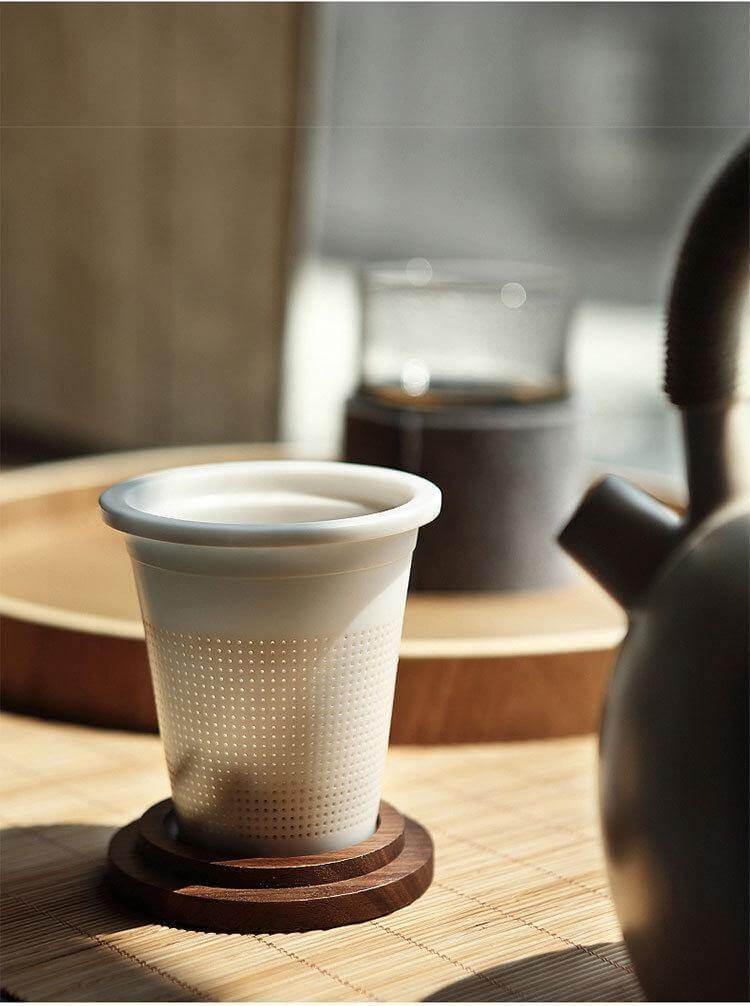 BowLift | Creative Glass Tea Infuser with Wooden Lid