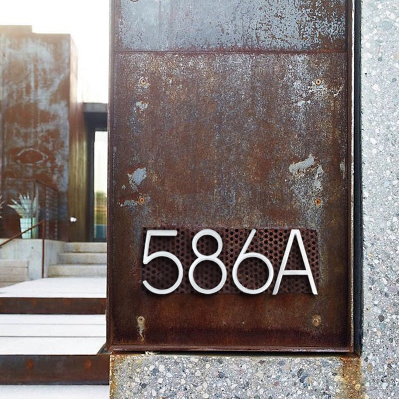 BowLift | Silver modern house numbers