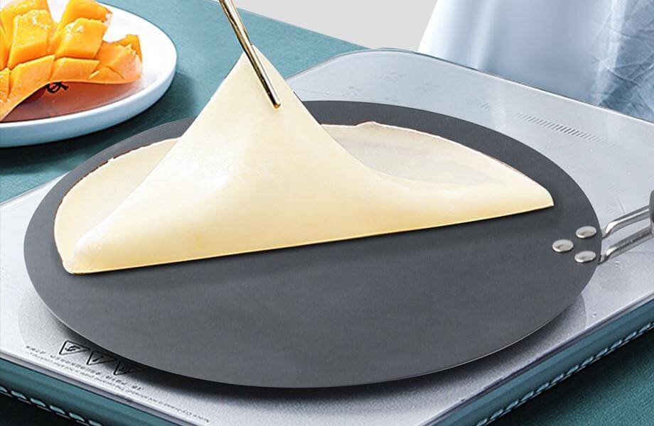 BowLift | Black Iron Round Non-stick Pancake Pan