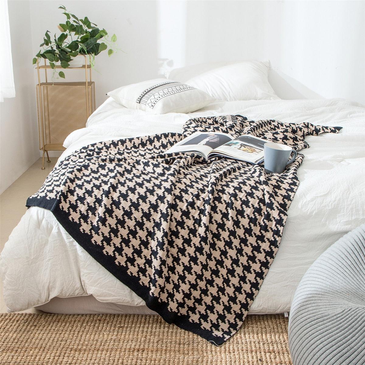 BowLift | PlaidLuxe Houndstooth Throw Blanket | Checked Design | Soft & Cozy | Various Sizes
