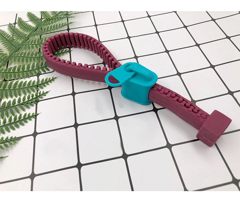 BowLift | Zipper Silicone Bottle Opener