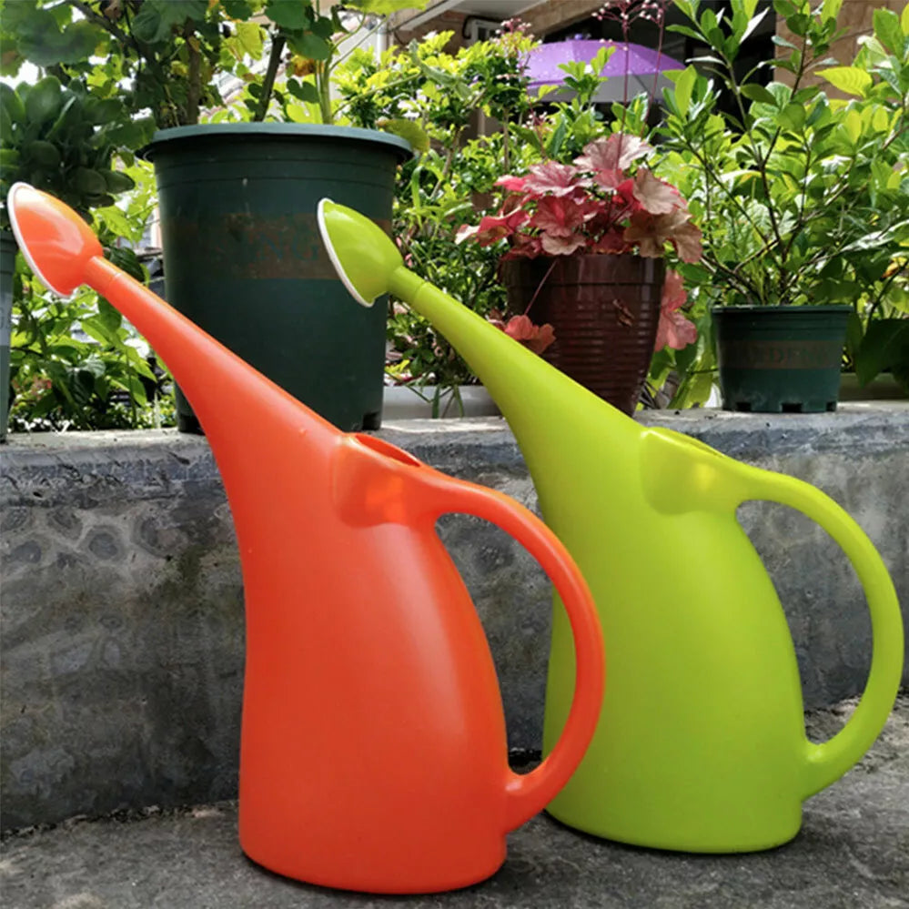 BowLift | Practical watering can for the garden – Ergonomic design and easy handling