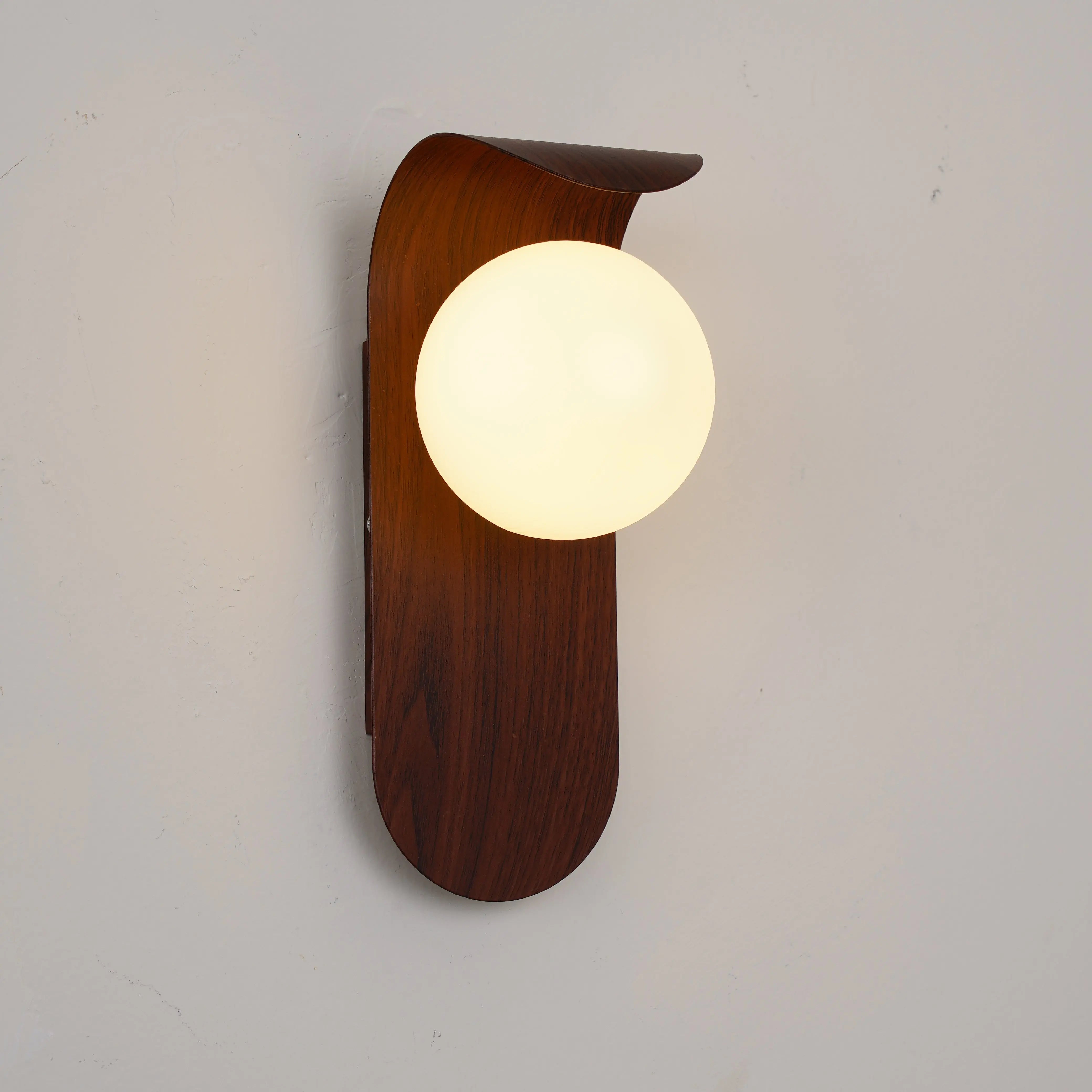 BowLift | Carlyle Wall Lamp | Stylish Modern Lighting for Any Room