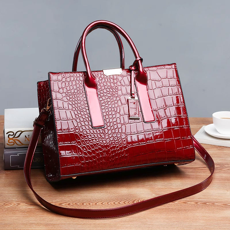BowLift | Bag with crocodile embossing.