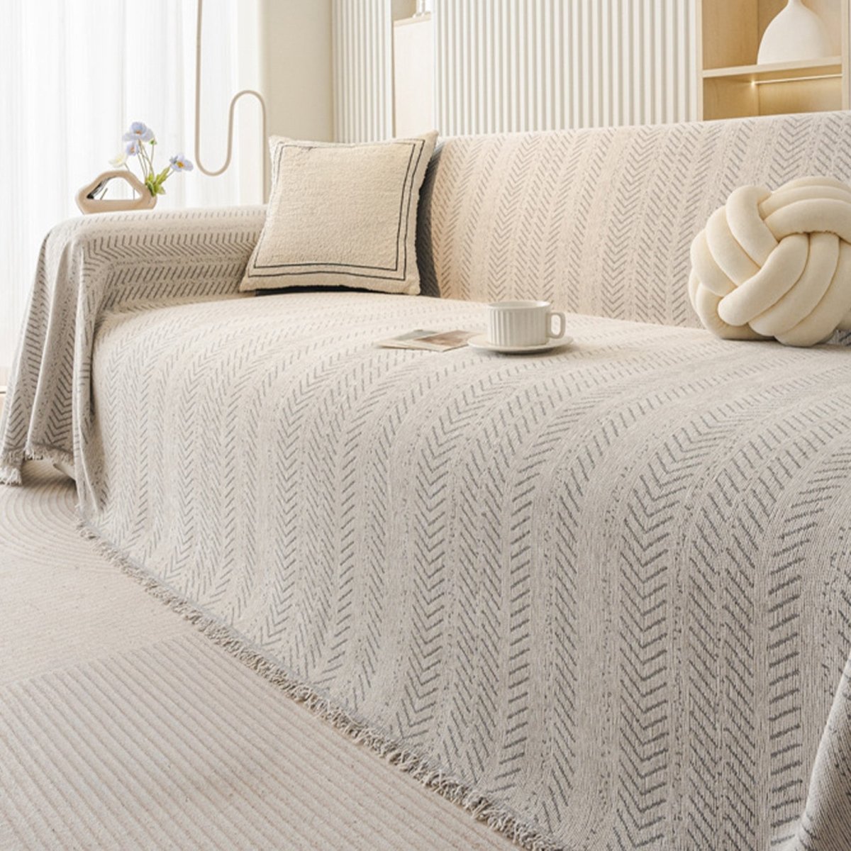 BowLift | TexturaHome – Scratch-resistant chenille sofa cover