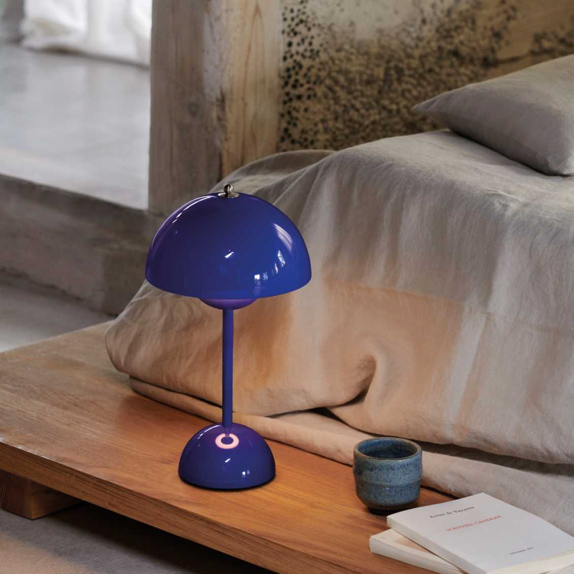 BowLift | Lunarglo | LED table lamp