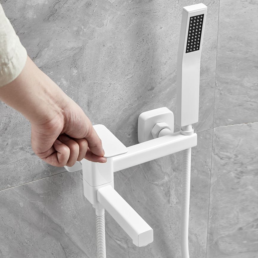BowLift | Wall-mounted metal bathtub faucet low arc swivel bathroom faucet