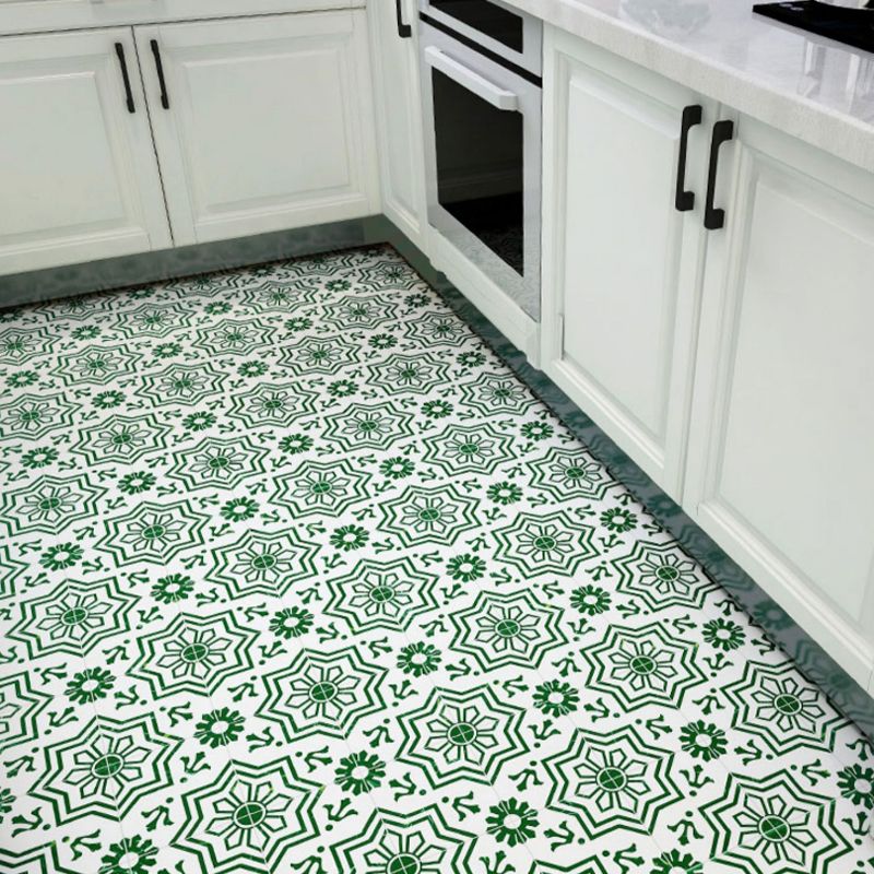 BowLift | Matte-gloss vinyl floor coverings for peeling off and permanently sticking with quadrant edge