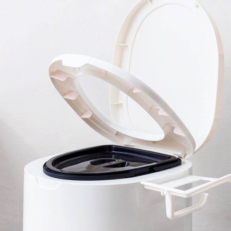 BowLift | Contemporary Floor-Mounted Toilet Plastic WC for the Bathroom