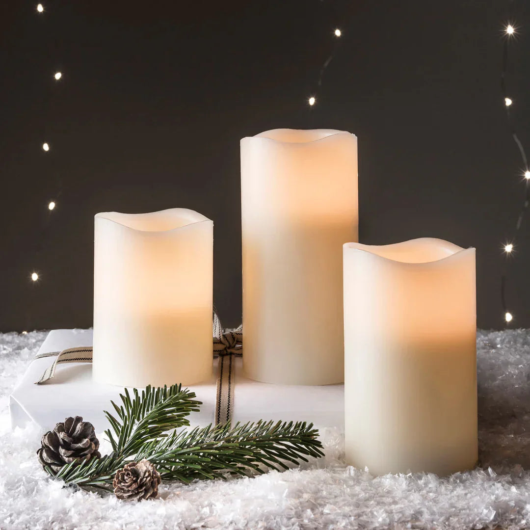 BowLift | Set with 3 tall flameless wax LED candles