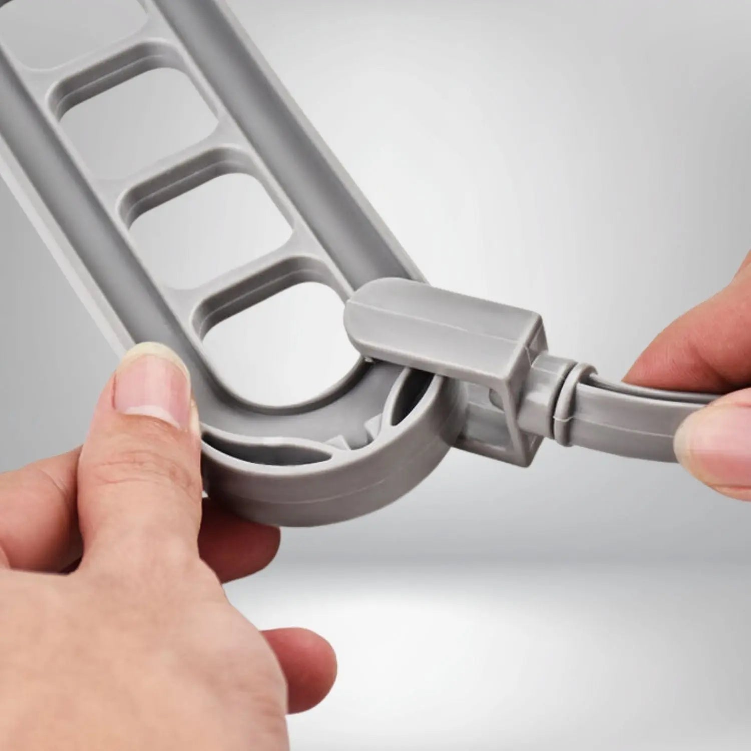 BowLift | Foldable Multi-Hanger – More Space in the Closet & Perfect Organization