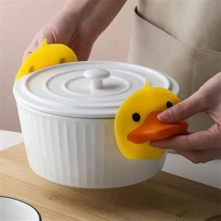 BowLift | Yellow Ducks heat-resistant silicone mat
