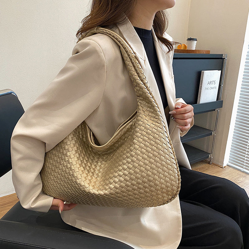 BowLift | Fashionable woven bag for women