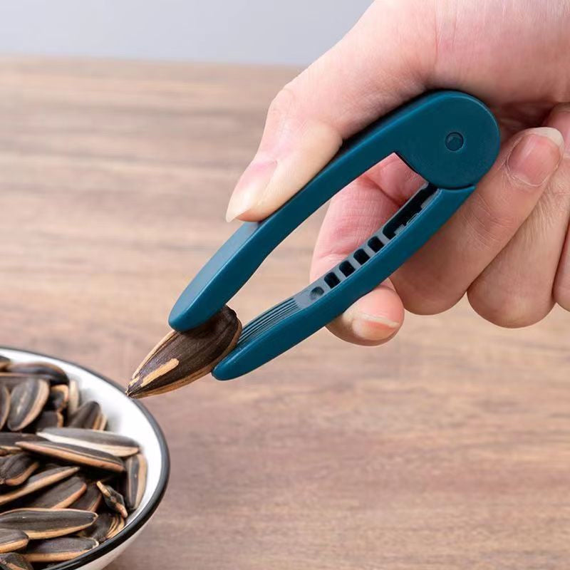 BowLift | Peanut Seed Peel Plastic Peanut Clip