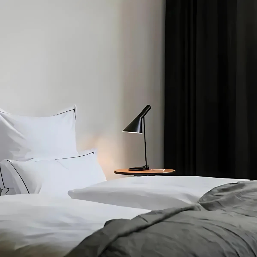 BowLift | Modern Minimalist Table Lamp