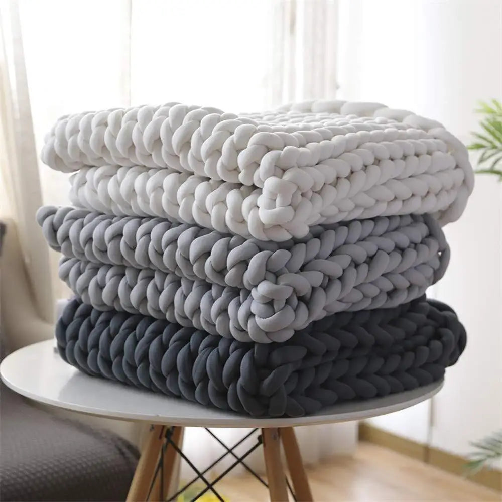 BowLift | Chunky Knit Handmade Weighted Throw – Ultra-Cozy & Stylish Blanket