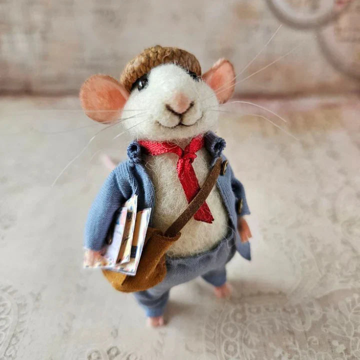 BowLift | Handmade Felted Mouse Decoration | Eco-Friendly Wool | Holiday Ornament & Gift