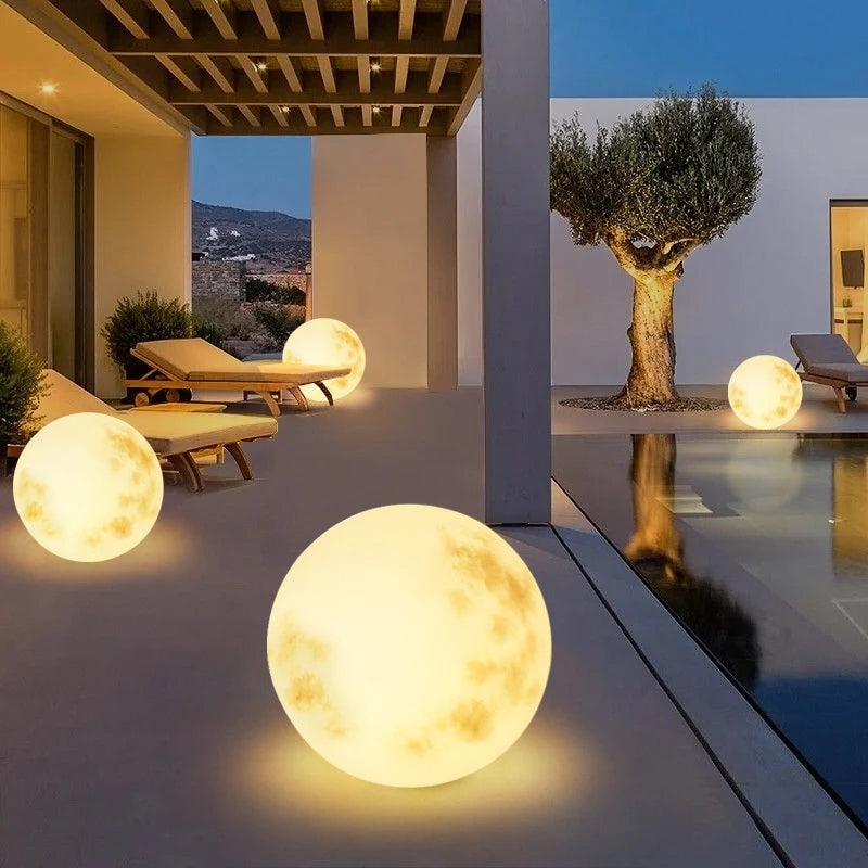 BowLift | Garden lamp in the shape of the moon