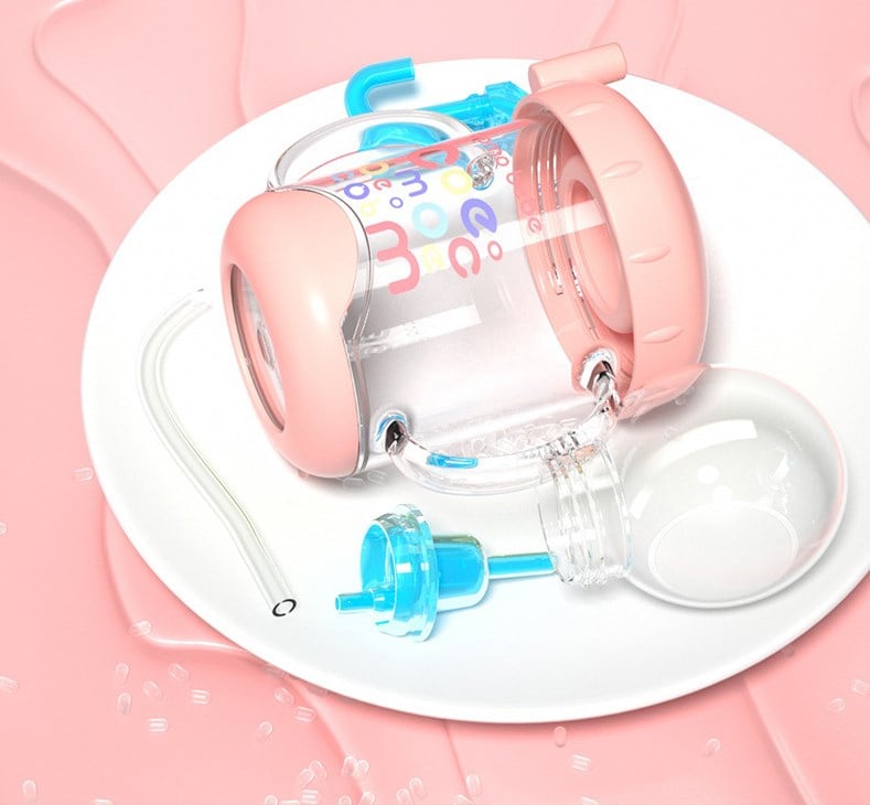 BowLift | BABY DRINKING CUP WITH WHALE SQUIRT