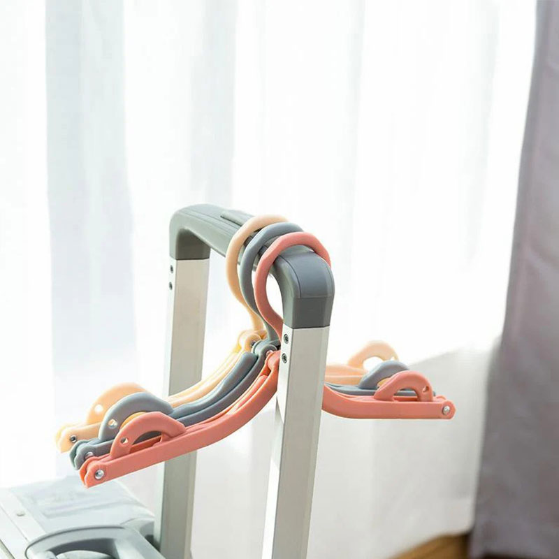 BowLift | Convenient Portable Travel Hangers