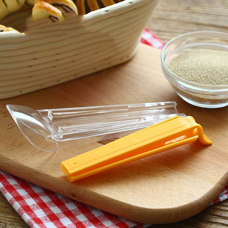 BowLift | Adjustable Measuring Cup Sealing Clip