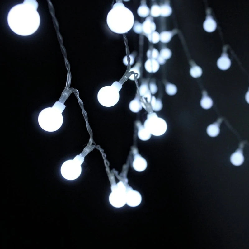 BowLift | Mini Globe Light Chain