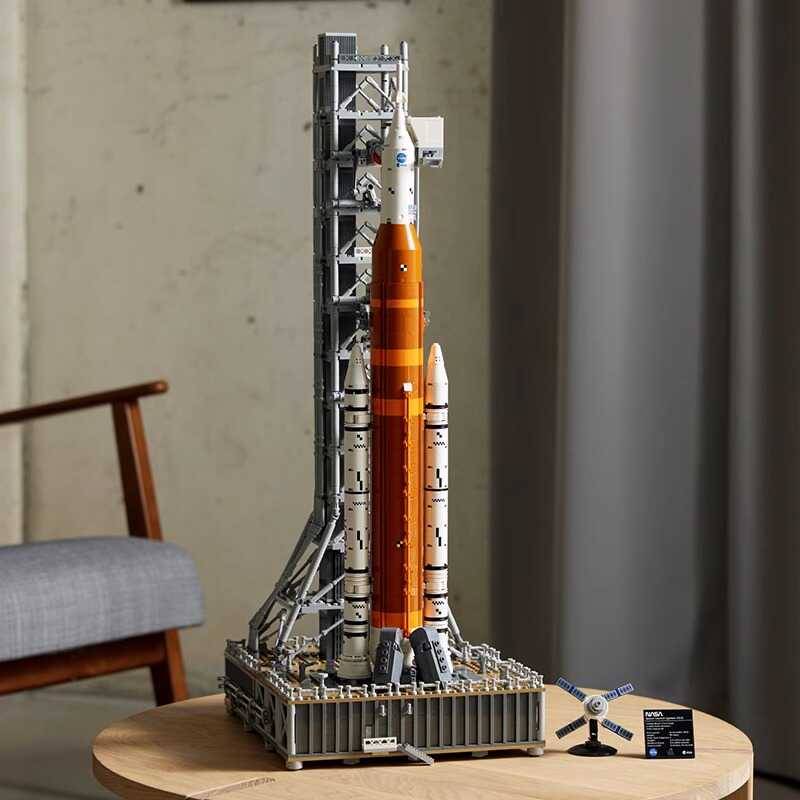 BowLift | Build, Explore & Display – The Ultimate NASA Artemis Space Launch System Model Kit