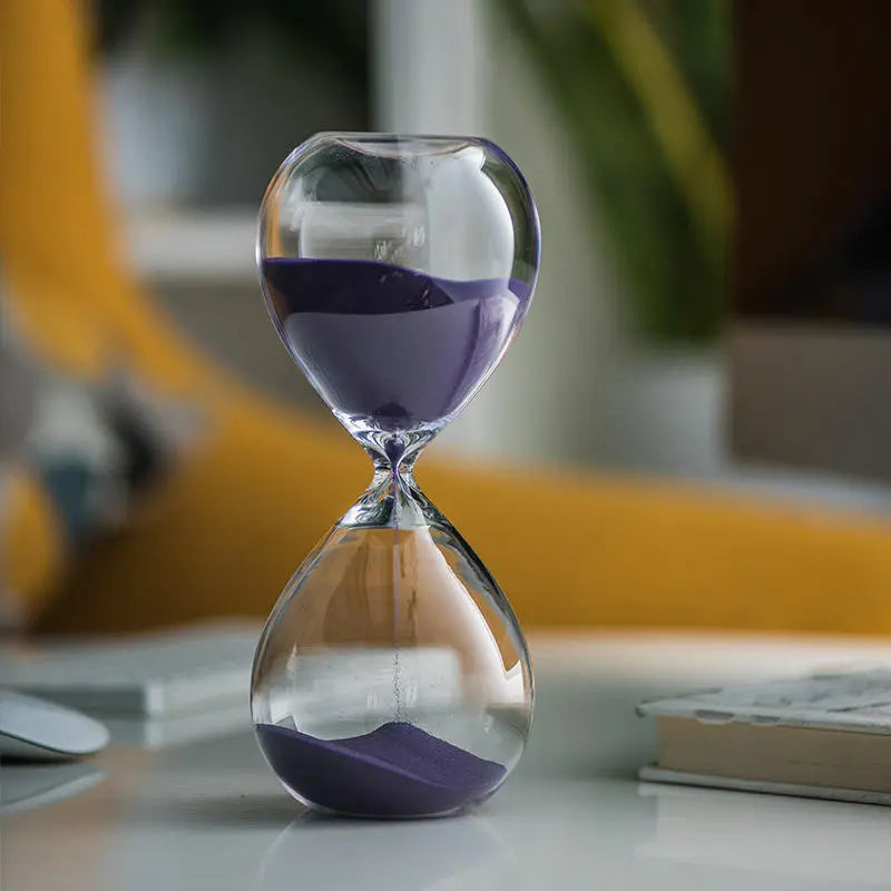 BowLift | Creative transparent hourglass made of glass