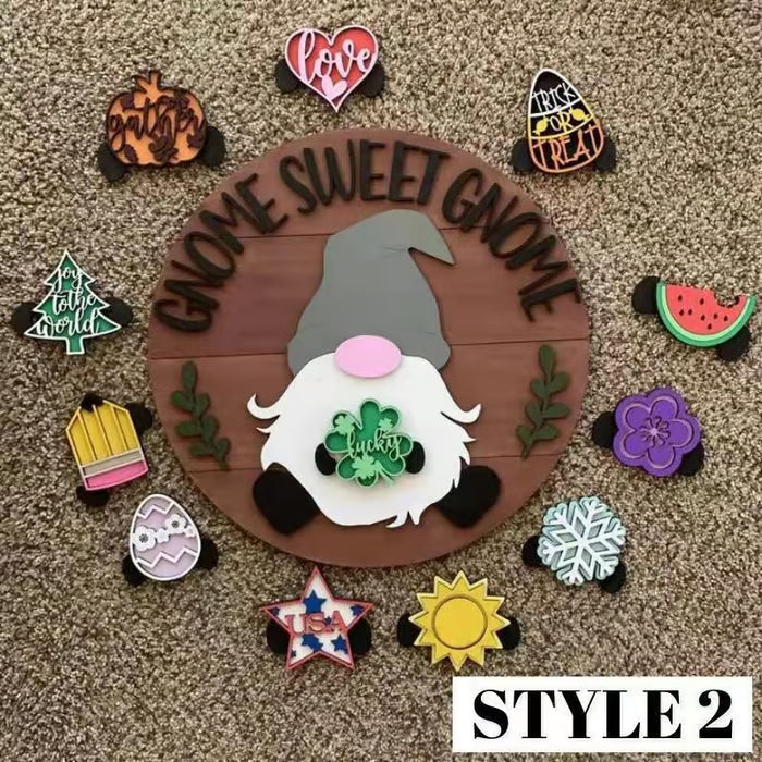 BowLift | The best Christmas decorationsInterchangeable welcome sign with wooden gnome