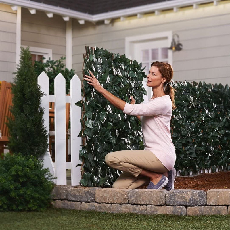 BowLift | Expandable artificial privacy fence