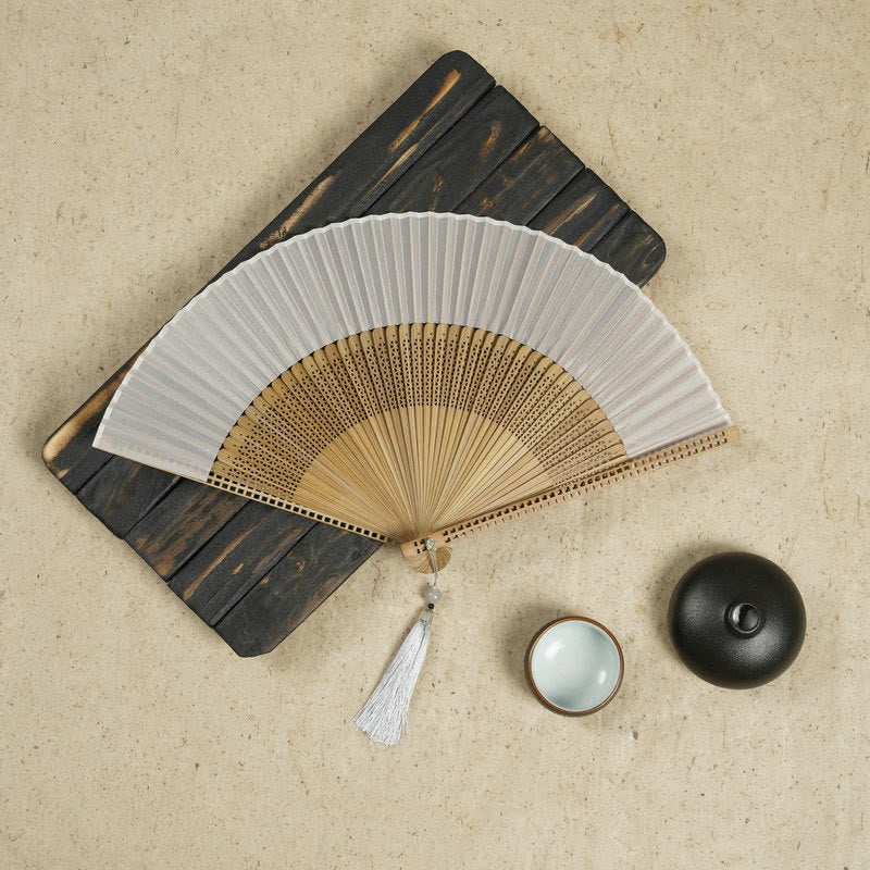 BowLift | Hand fan made of bamboo silk
