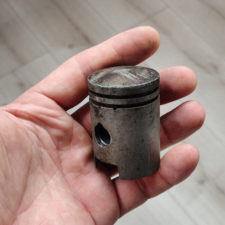 BowLift | Piston art skull keychain [pendant/flashlight/bottle opener]
