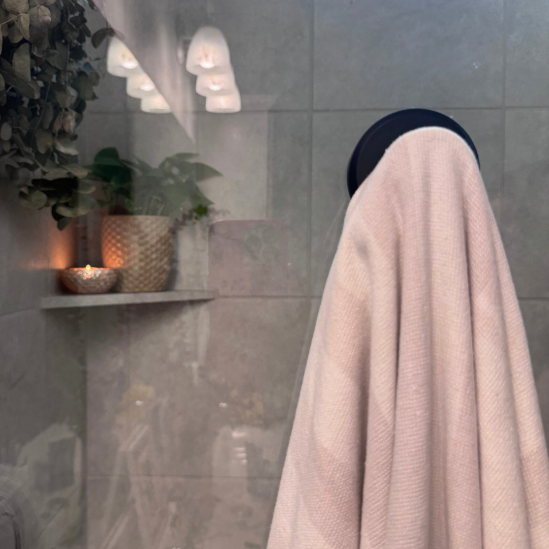 BowLift | GripHooks Effortless Mounting Power