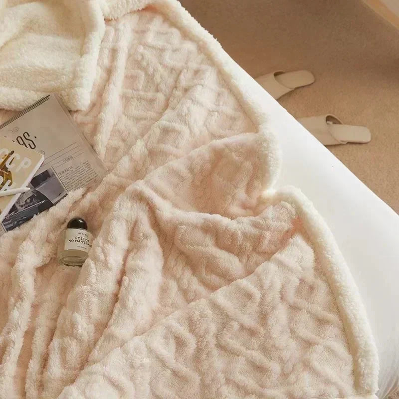 BowLift | Stylish Winter Blanket Made of Thick Lamb's Wool with an Elegant Accent