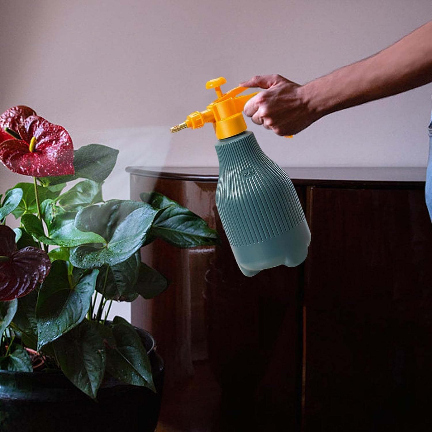 BowLift | Nordic Spray Bottle with Pressure Pump – For Effective Plant Watering