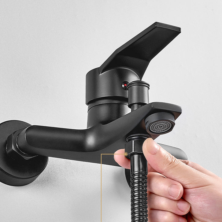 BowLift | Wall-mounted fixed bathtub faucet lever handle with hand shower