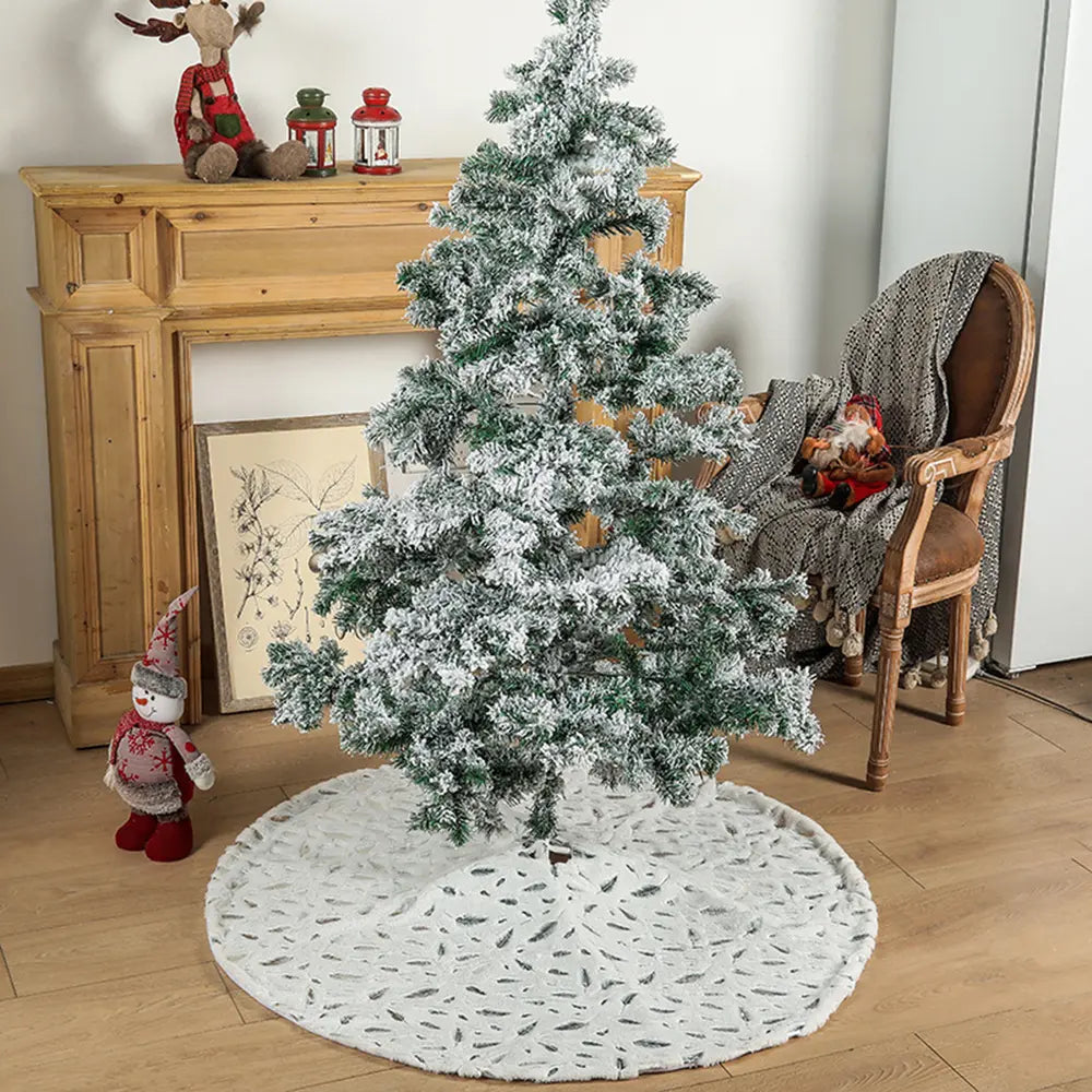 BowLift | Feather Christmas Tree Skirt