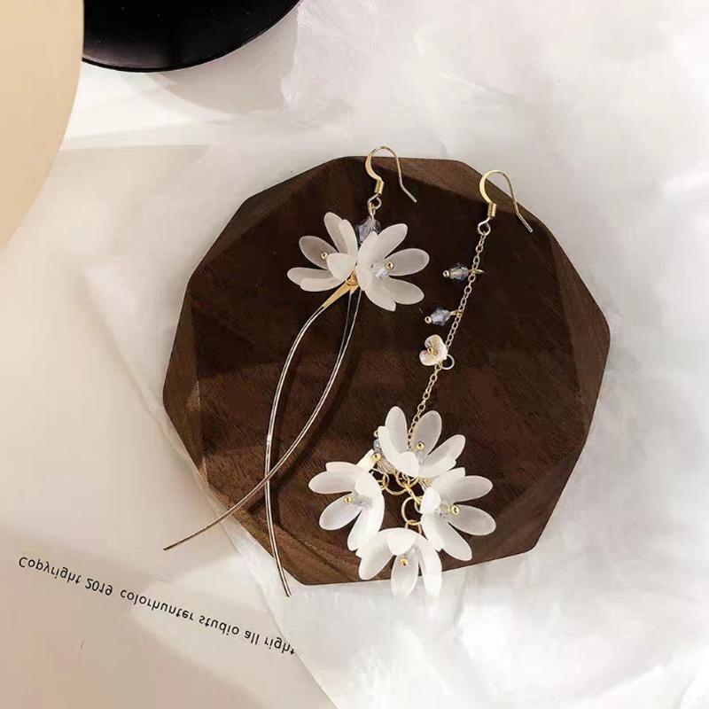 BowLift | Asymmetrical Flower Earrings