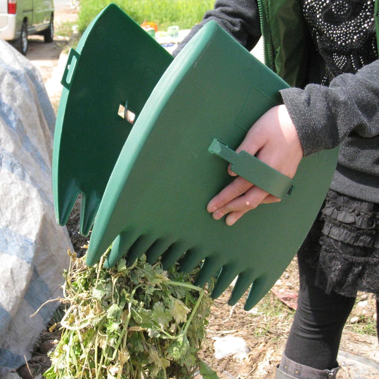 BowLift | Practical Garden Waste Grabbers – Ergonomic Grass and Leaf Disposal