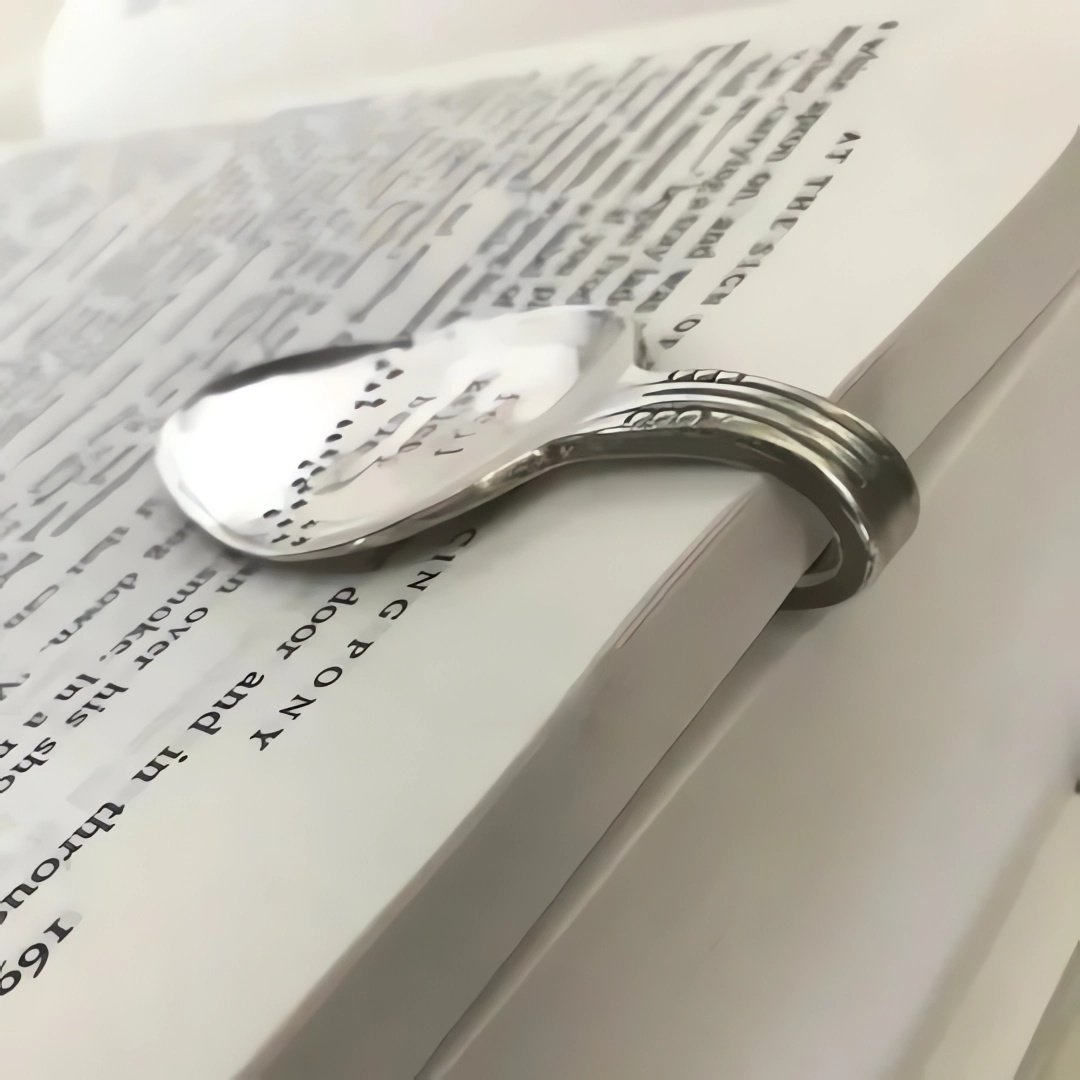 BowLift | Funny Spoon Bookmark -the perfect gift for a bookworm